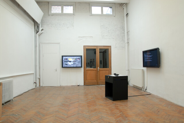 Détail - À gauche : DVD - 8 vidéoclips. À droite : Animation poétique participative intitulée éros-rosé (avec audio).