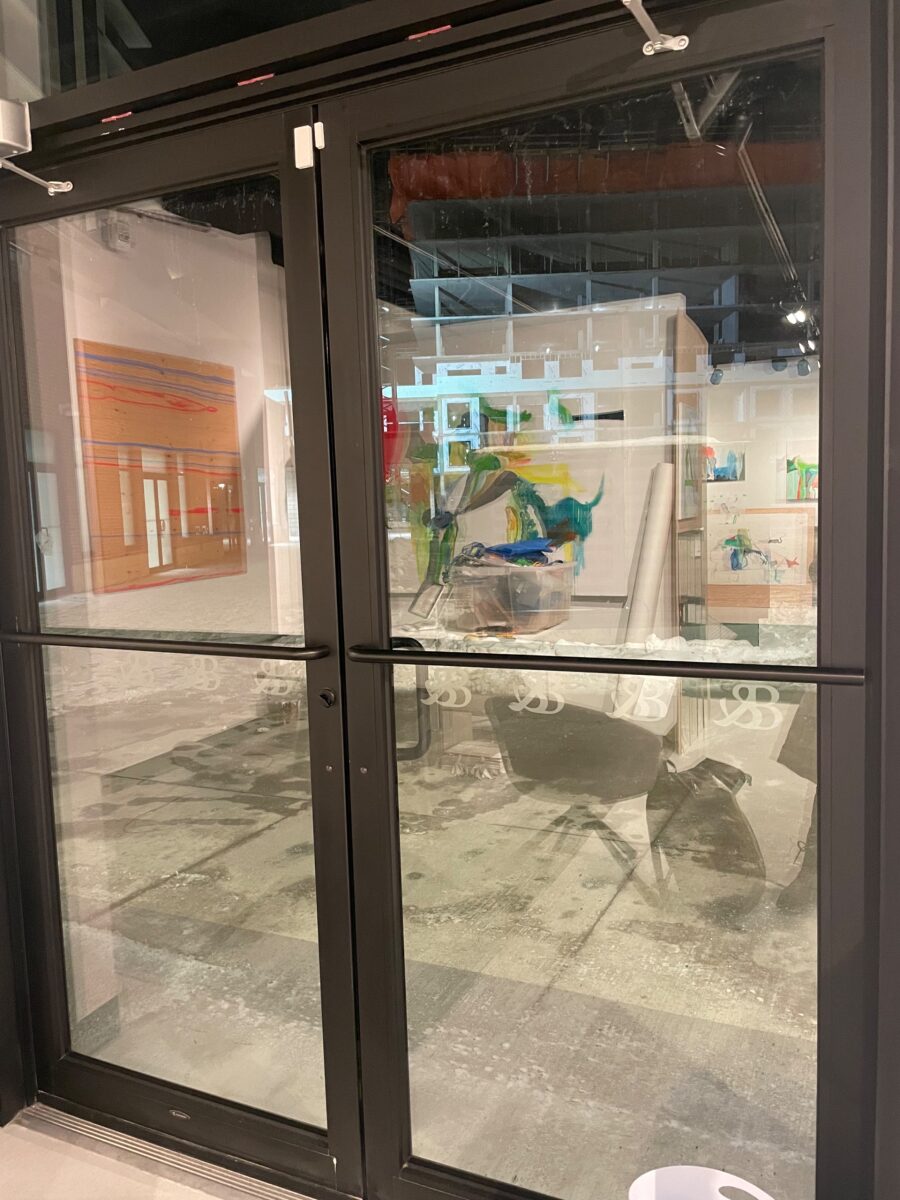 Splash de couleur de nonsense et d’humanité